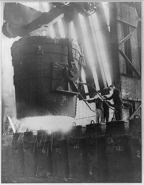 Photo : métal fondu, grande poche, industrie sidérurgique britannique, Seconde Guerre mondiale - Photo 1 sur 1